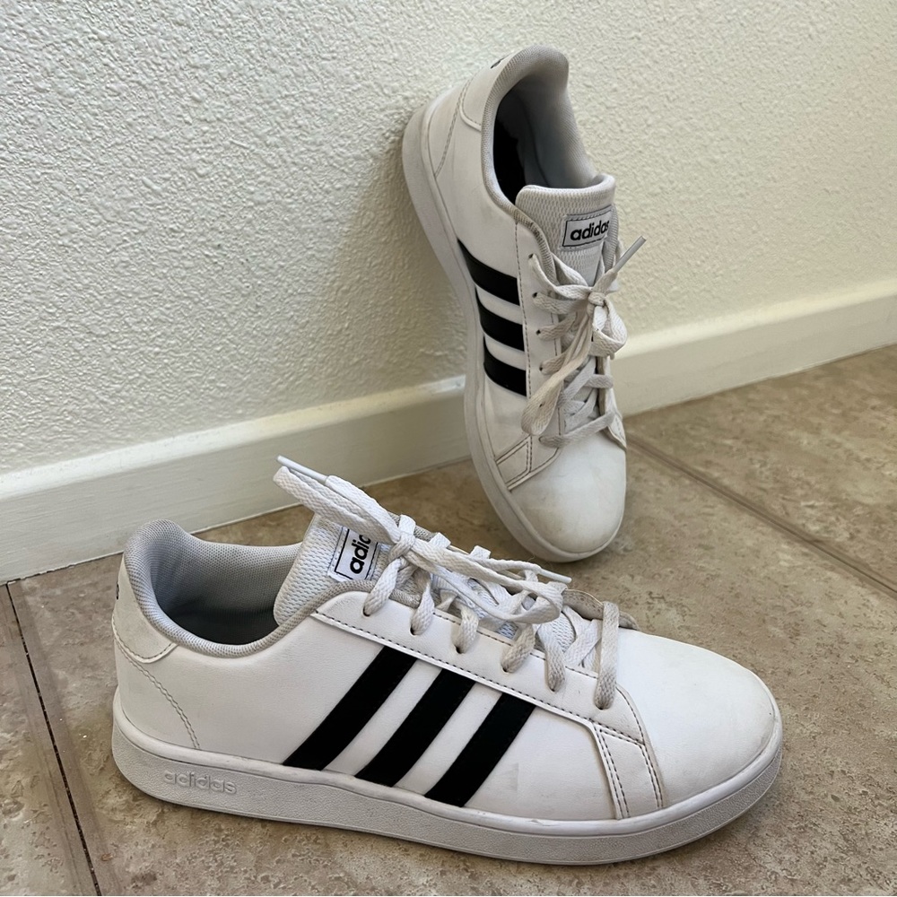 Adidas Grand Court Sneakers
